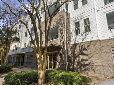 200 River Landing Dr Unit 208F, Charleston, SC, 29492