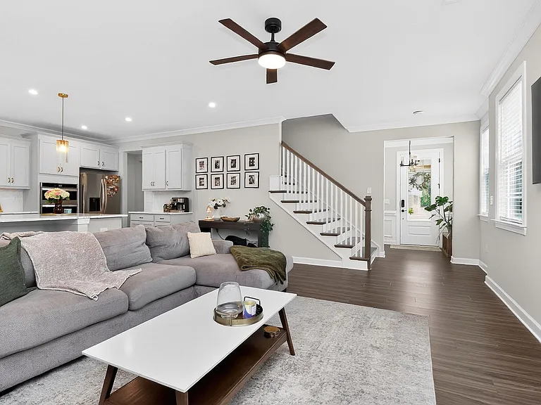 2105 Cadence Trace Dr — Photo 4