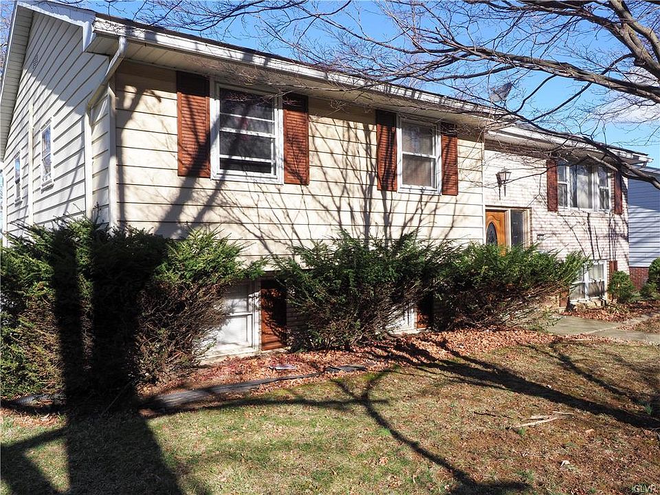 2nd image of 3035 Ithaca St