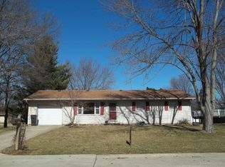 705 Coolidge Ave, Charleston, IL 61920