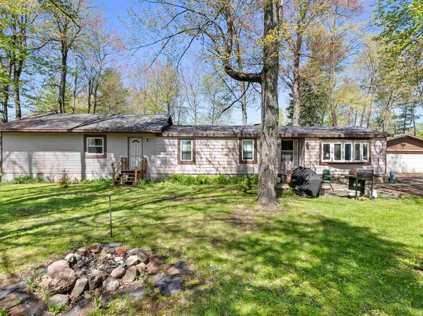 N6005 Lake Dr, Shawano, WI 54166