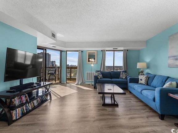 4th image of 400 20th Ave. N #906