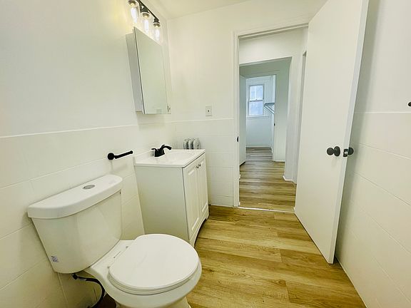 5th image of 219 Elmwood Ave #2