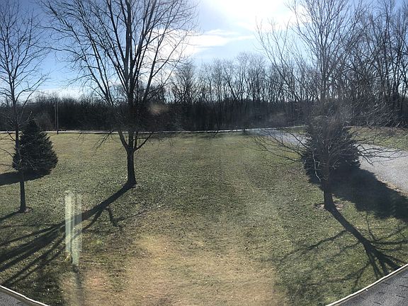 View of the front yard 