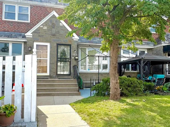 7456 Rhoads St, Philadelphia, PA 19151