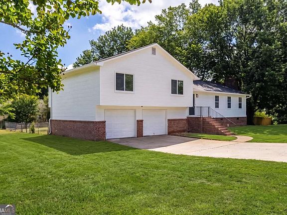 3rd image of 2250 Ridge Forest Dr