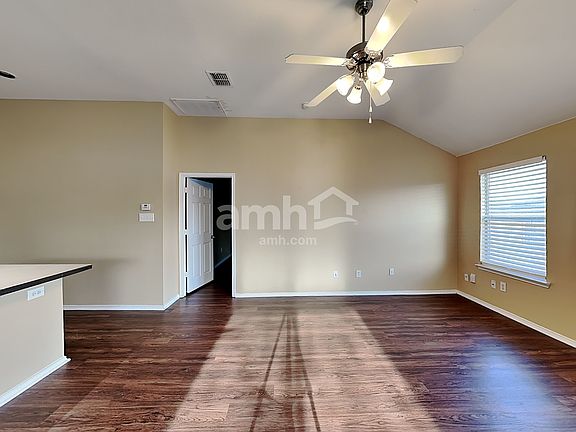 4th image of 1021 Pebblecreek Dr