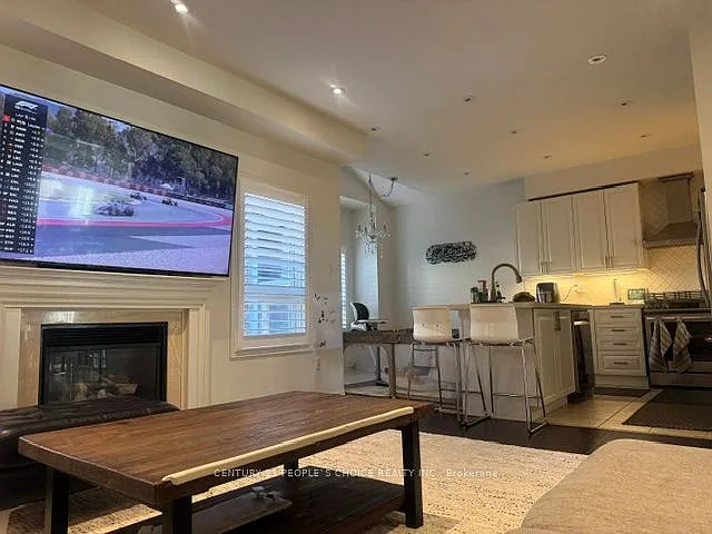 33 Mansbridge Cres — Photo 15