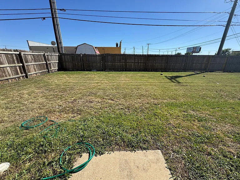 3806 Gus Dr — Photo 16