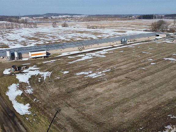 3rd image of 19575 County Line Rd