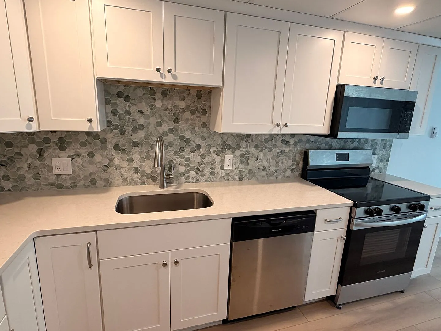 757 Main St — Photo 2