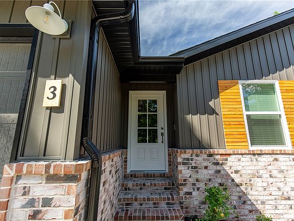 3rd image of 3 Morley Dr