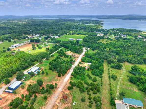 16 Emberlyn Ln, Eufaula, OK 74432