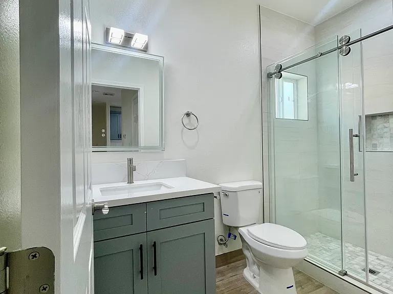 4747A Hazelbrook Ave — Photo 3