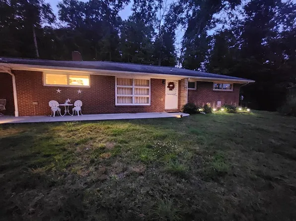 310 Grove St, Richlands, VA 24641