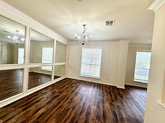 3rd image of 2408 Brycewood Ln