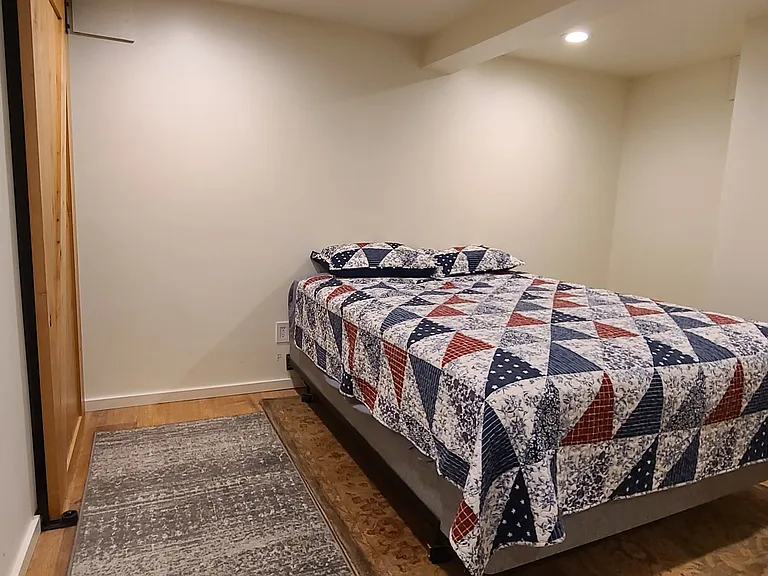8414 N Fiske Ave — Photo 13