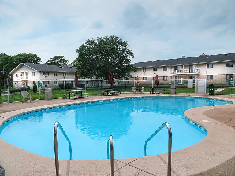 Nakoma Heights Apartment Homes — Photo 5