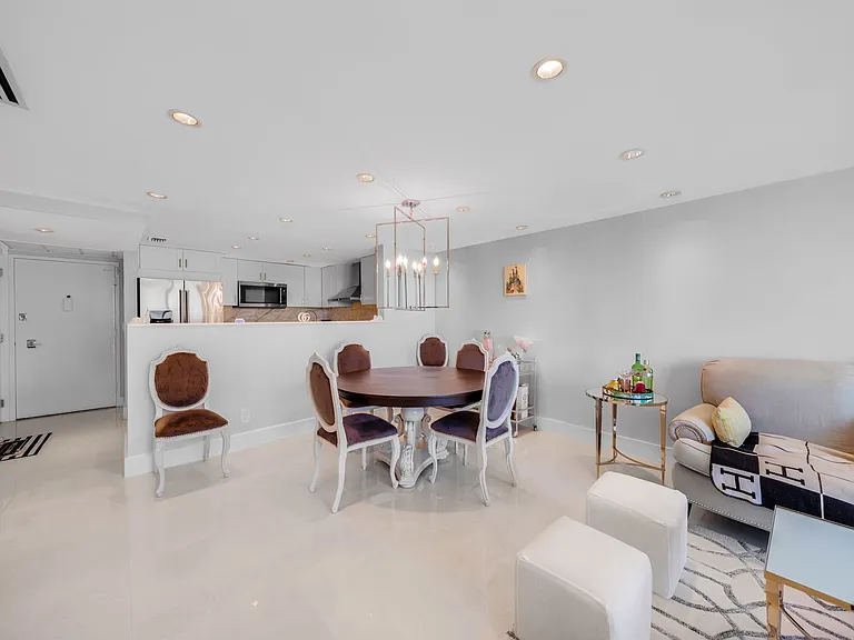 5838 Collins Ave — Photo 11