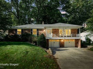 3058 N Oakhill Rd, Stow, OH 44224