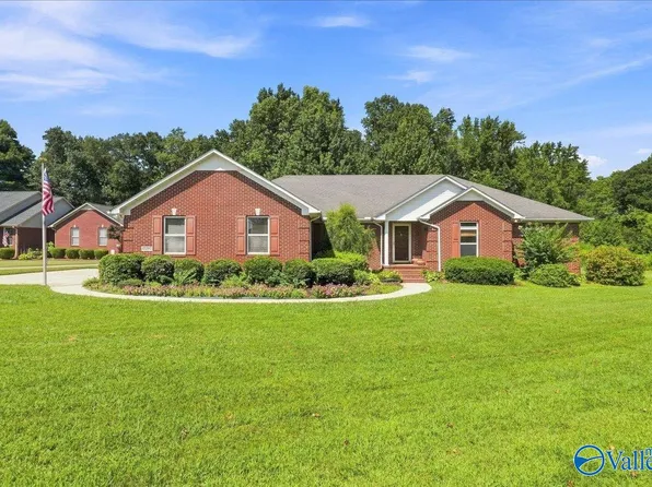 17207 Eunice Ln, Athens, AL 35613