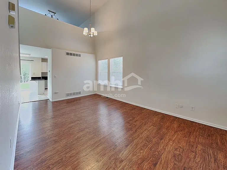 1088 Oriole Cir — Photo 6