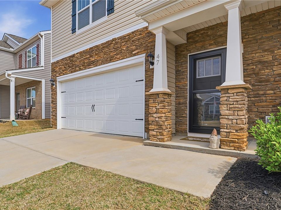 1st image of 47 Oak Edge Ln