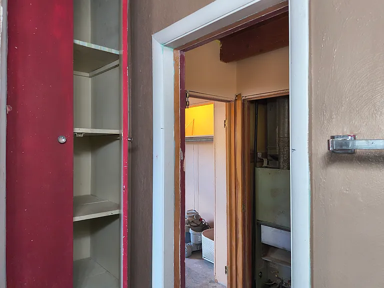 302 Hinde Pl — Photo 13