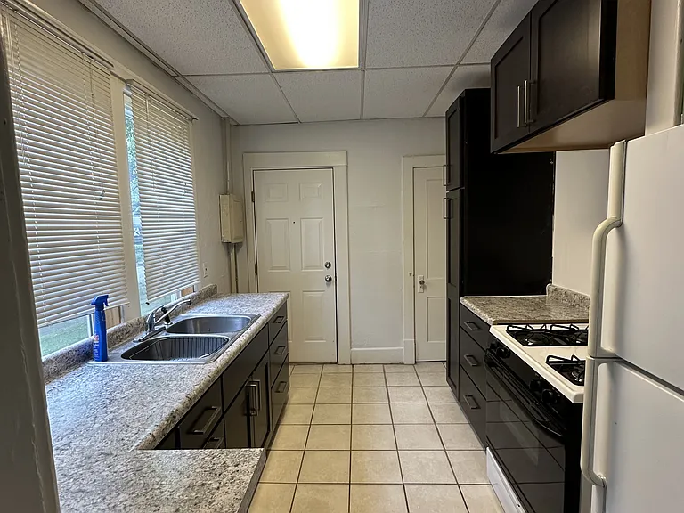 501 W Green St #2 — Photo 7