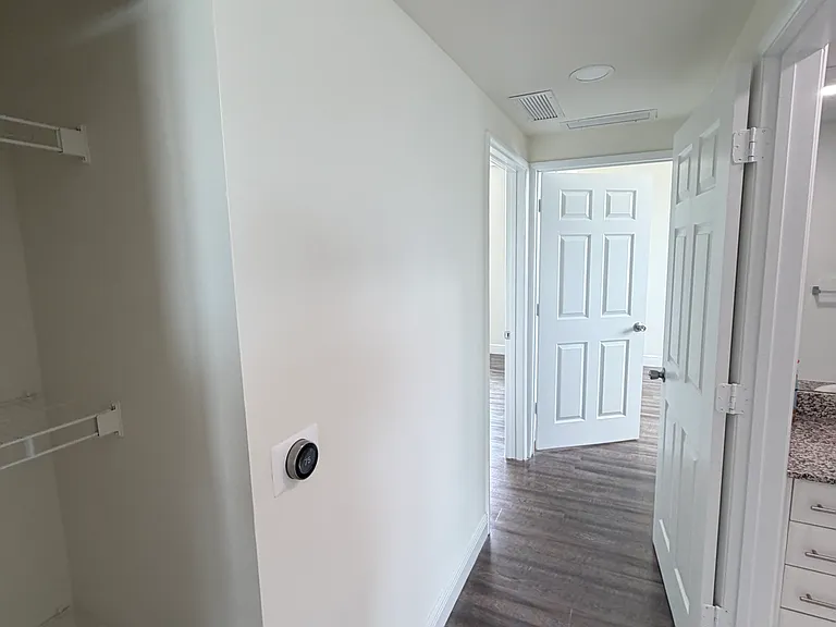 983 SW 37th Ave #1212 — Photo 8