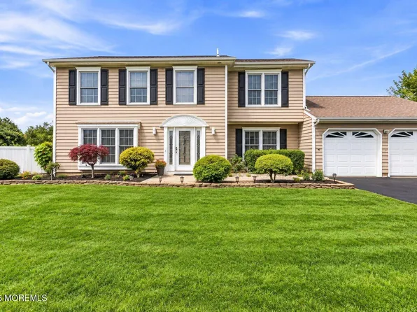 7 Thetford Lane, Marlboro, NJ 07746