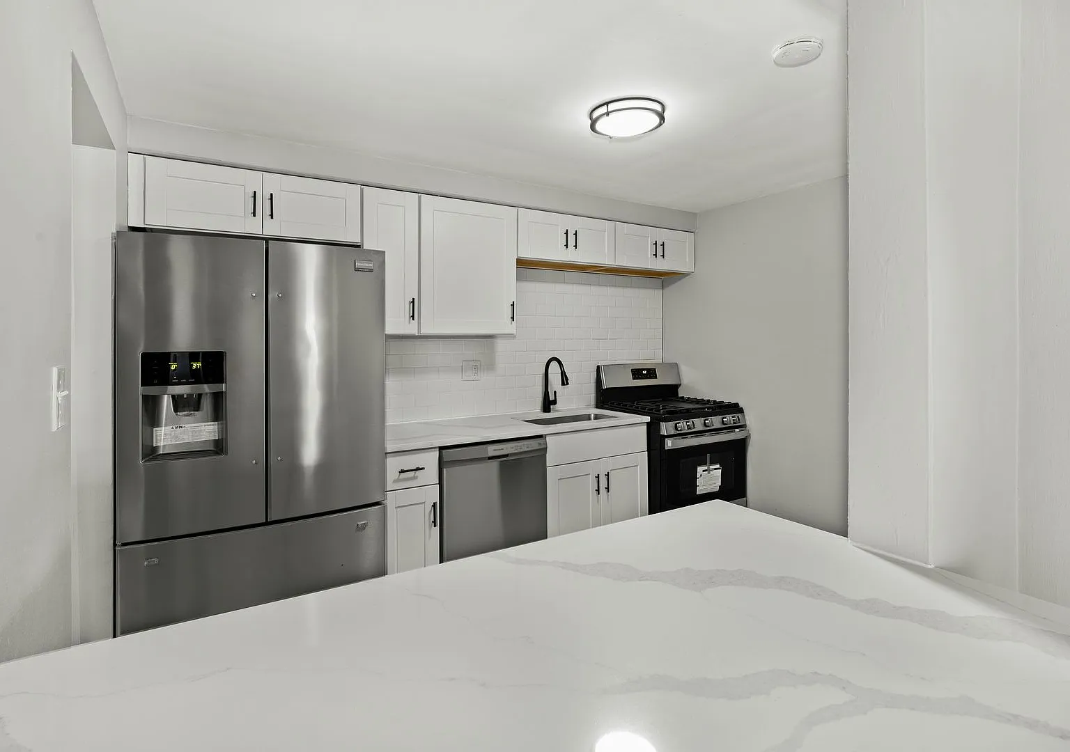 Candace St. Apartments — Photo 2