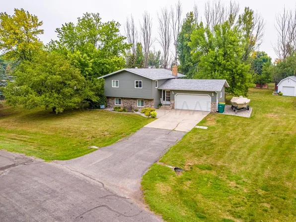 211 Park Dr, Harwood, ND 58042