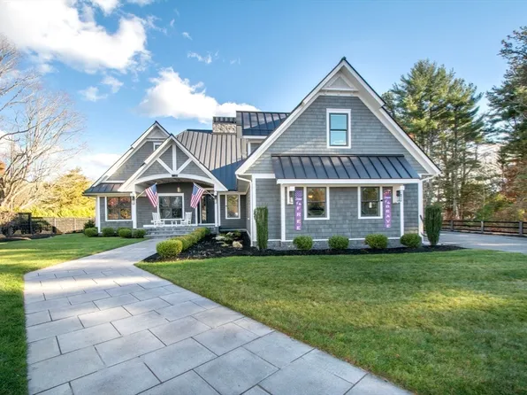 28 S Main St, Carver, MA 02330