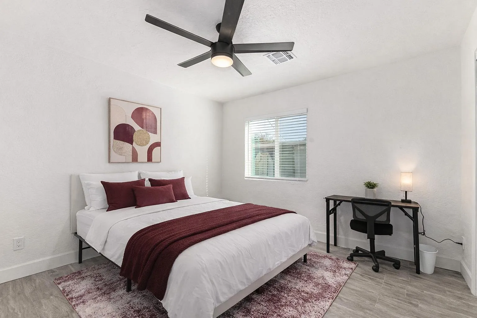 4 bed, 3.0 bath, 2345 sqft, $936 — Photo 1