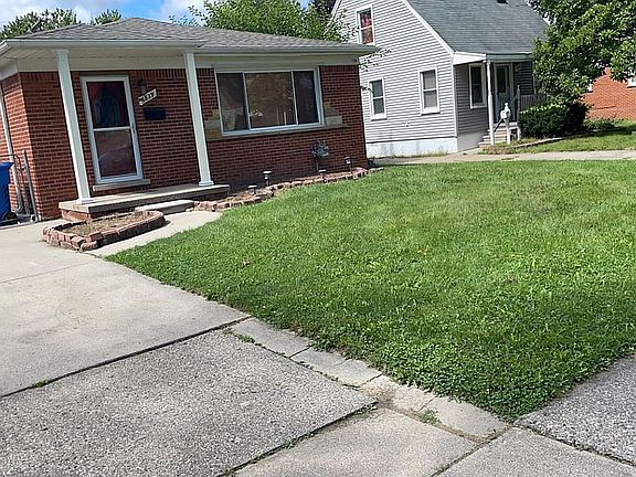 2nd image of 6829 Centralia St