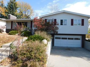 1913 Carlton Ave, Colorado Springs, CO 80909