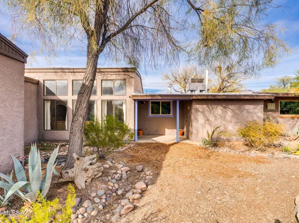 1951 E Greenlee Rd, Tucson, AZ 85719