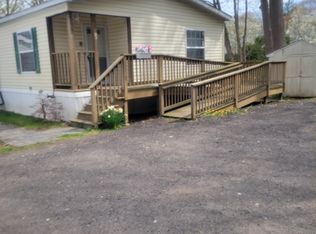 1 Clark Hill Rd #E, East Hampton, CT 06424