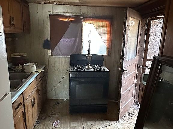 4th image of 4008 N Boulevard Ave