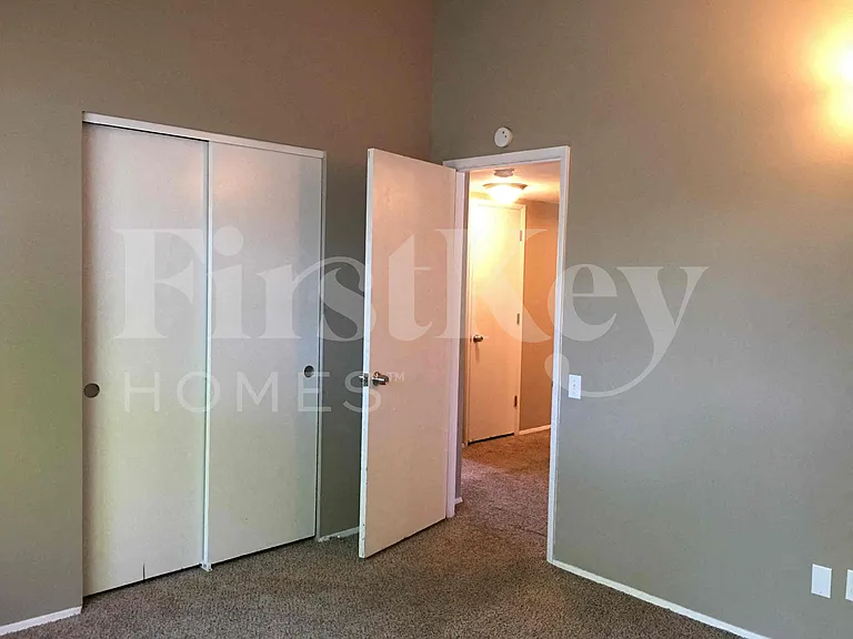2560 Pheasant Dr — Photo 15