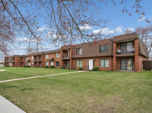 5703 Golden Ct NE APT 42, Cedar Rapids, IA 52402