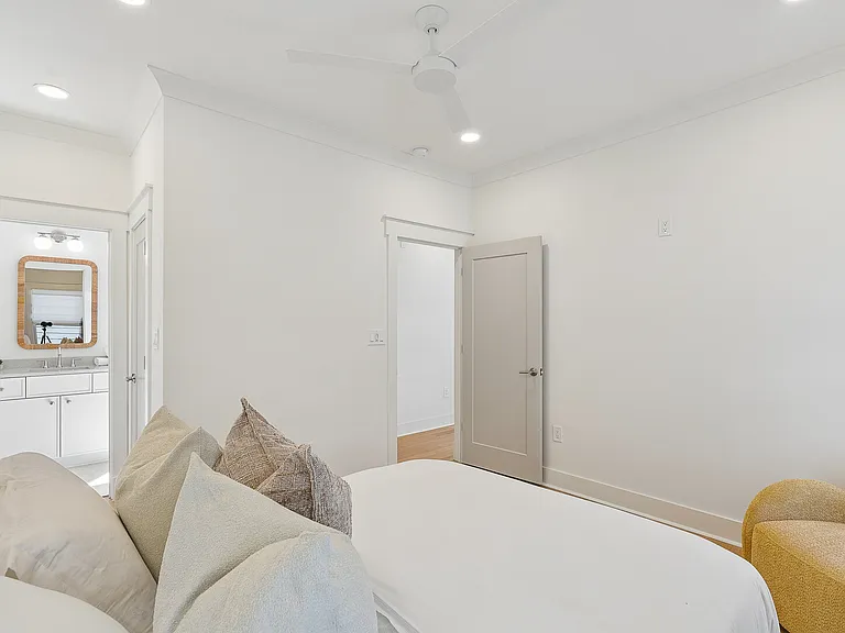 Whitefoord Ave NE — Photo 18