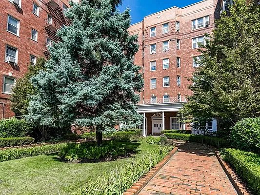 1st image of 84-49 168th St #4U