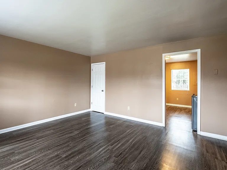 Wingate Townhouse Apartments — Photo 15