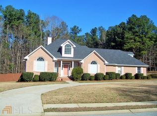 145 Lofty Eagle Ln, Fayetteville, GA 30214