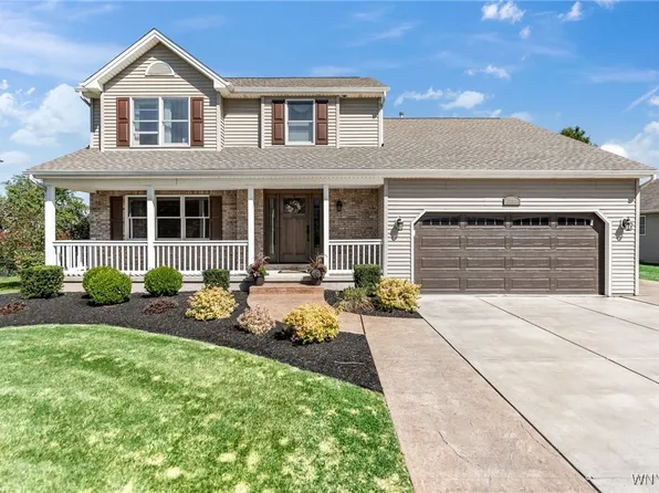 2737 Thornwoods Dr, Niagara Falls, NY 14304