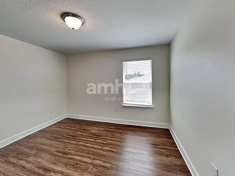 4526 Reisswood Loop — Photo 17