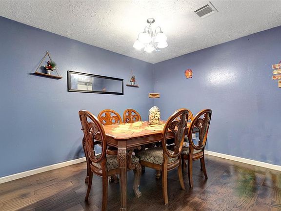 4th image of 15307 Evergreen Place Drive