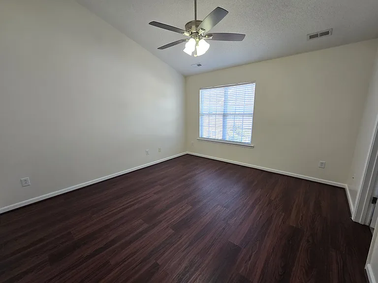 106 Parkerson Ln — Photo 9